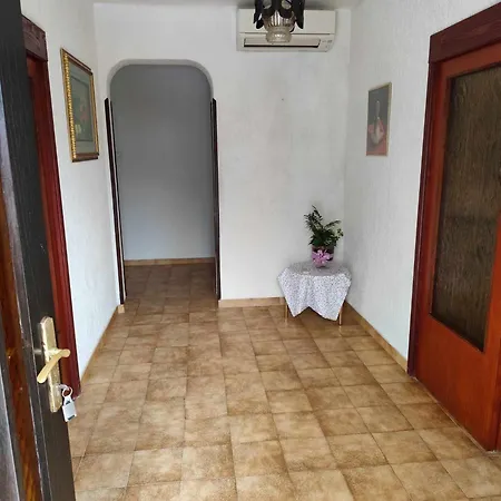 Haus Apartman Roberta Лабин