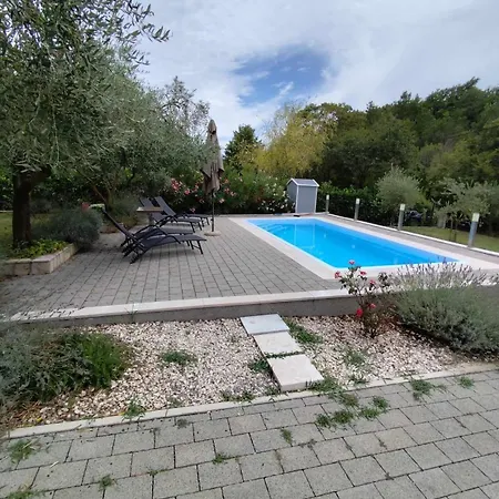 شقة Haus Apartman Roberta